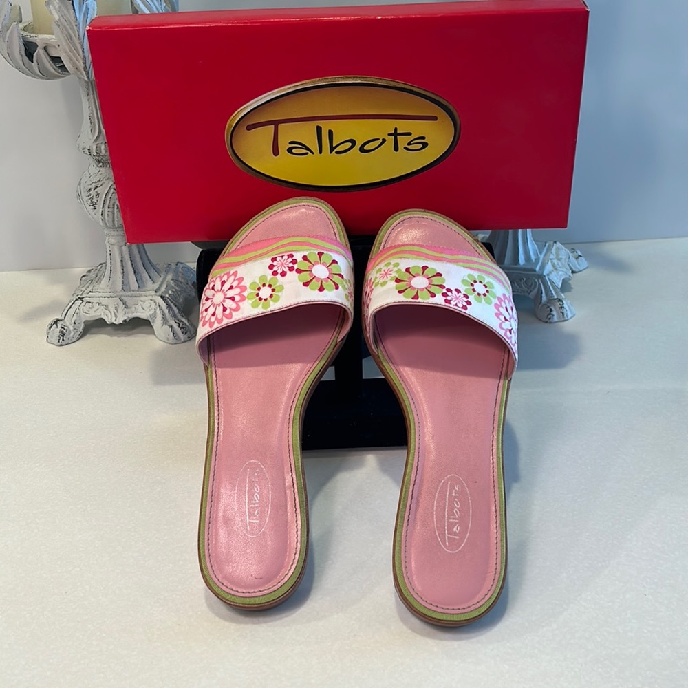 Talbots white multi Layman size 8 1/2 slip on